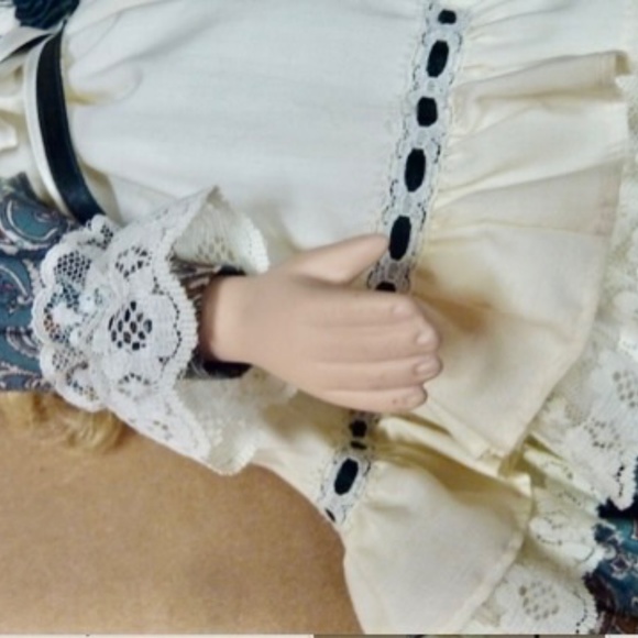 🎁 SALE 17" Vintage Porcelain Doll, Lace Paisley dress, bloomers, 2 Metal Stands - Picture 8 of 11